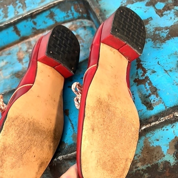 ♥️HP♥️🎉VTG Linda’s in Red, Incredible Condition, Original Laces, 7 - Picture 2 of 7